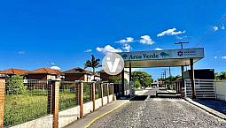 Apartamento Para Locação, 2 Dormitórios Com Vaga, Localizado No Res. Arco Verde!