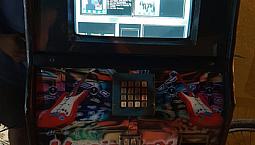 Vendo Maquina De Musica Valor R$1.000  Aceitamos Cartões 4X Sem Juros