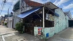 Casa Plana C/ Excelente Localização, Esq. C/ Av. Domingos Olímpio, 02 Qts (01 Suíte), Vara