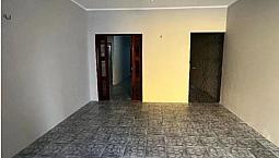 Possui Garagem, Dispensa, 2 Quartos E 3 Banheiros, Sendo 1 Suíte, Cozinha, Lavanderia Etc.