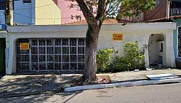 Casa 3 Dormitórios. 3 Banheiros. 6 Vagas. Bairro Nova Petrópolis.