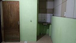 Peça Com Banheiro Na Frente Da Puc