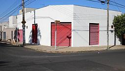 Casa Com 2 Dormitórios + Salão Comercial