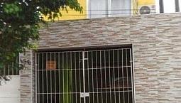 Alugo Sobrado Lindo 3 Dormitórios Em São Vicente Com Caução