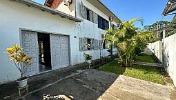 Ampla Casa De Dois Andares Com 4 Quartos - O Espaço Que Sua Família Merece!