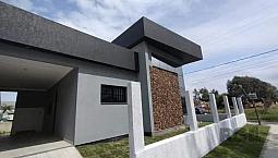 Linda Casa Nova De Esquina  Com Pé Direito Alto No Bairro Guarani Em Capão Da Canoa.casa D