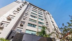 Apartamento 02 Dorm. Com Box De Garagem Na Rua Dr. Pereira Neto