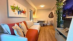 Apartamento Dois Dormitorios + Duas Vagas De Garagem
