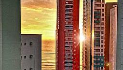 Ótimo Apartamento Quadra Mar - 02 Dormitórios Sendo Uma Suíte + Dep. - Mobiliado