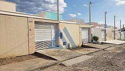 Casa 2/4 Sendo 1 Suite<br><br>