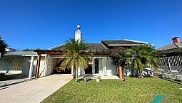 Casa Com 4 Dormitórios E Piscina No Centro De Imbé