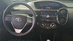 Toyota Etios X Sedan 1.5 Flex 16V 4P Mec. Prata