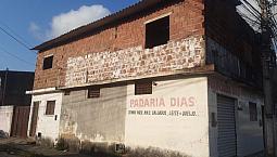 Vende-Se Prédio, 2 Casas, 1 Ponto E 3 Kitnet