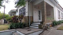Casa Para Aluguel Com 138 Metros Quadrados Com 5 Quartos Em São João - Porto Alegre - Rs