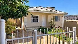 Casa No Centro De Cruzeiro Do Sul | 3 Quartos | Terreno 437 M² | Vista Para O Rio | R$ 580
