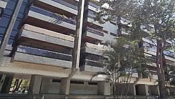 Sqn 208 - Bloco A - Locação Apartamento 03 Quartos Com Armários (Sendo 01 Suíte), Garagem