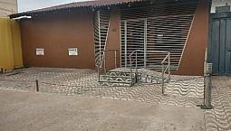 Casa Na Praça Popular Para Locação