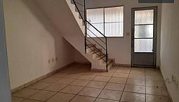 Aluga -Se Uma Casa Geminada No Bairro Jardim Laguna Por R$750,00