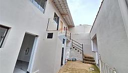 02 Casas Super Espaçosas Em Rua Tranquila Próximo Ao Centro. Casa Da Frente 3 Quartos, Cas