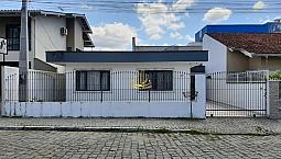 Casa À Venda Com 3 Dormitórios Em Centro, Camboriú Cod:154