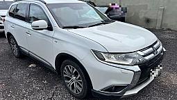 Mitsubishi Outlander Gt 3.0 V6 Automático Awd 7 Lugares Com Teto Solar Ipva 2023 Pg 