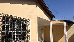 Santa Clara Vende*  Casa Residencial Com 02 Quartos 01 Vaga * Bairro Saci