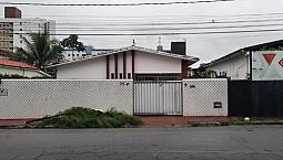 Casa Disponível Para Aluguel No Bairro Dos Estados Na Rua Paralela A Av. Epitácio Pessoa.