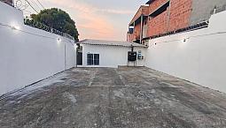 //Casa Com 3 Suítes E Piscina No Tancredo Neves 