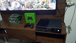 Xbox One + 1 Controle E 8 Jogos