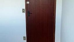 Aluga-Se Apartamento De Dois Quartos Sala Cozinha E Banheiro