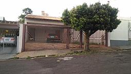 Casa Grande E Bem Localizada Em Lins