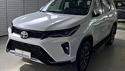 Toyota Hilux Sw4 4X4 2.8 Diesel 2025