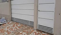 Alugo Casa Com Três Quartos