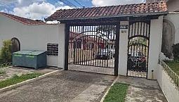 Casa 2 Quartos Em Santa Felicidade