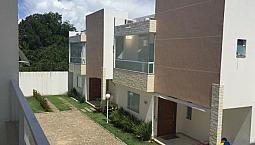 Casa Duplex 3/4, 2 Suítes, Garagens, Condomínio Fechado Em Buraquinho, Impecável!