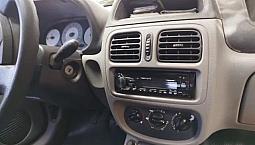 Renault Clio Hi-Flex 1.0 16V 3P 2011