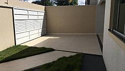 *Belissima Casa Com Garagem 