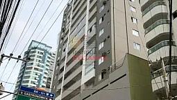 Apartamento De 02 Dormitórios Sendo 01 Suite Com Garagem E Excelente Localização.