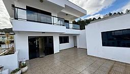 Locação Anual Casa Balneário Camboriú 