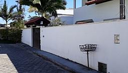 Casa Assobradada - Campeche - Sc