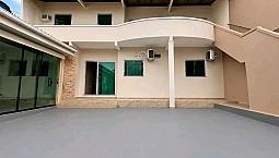 Casa De 2 Andares No Parque 10, Em Ótima Localização.