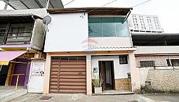 Casa Na Rua Das Esmeraldas, No Bairro Marilândia.