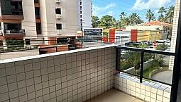 Apartamento Uma Quadra Da Praia Da Jatiúca, Com 135M2, Com Quatro Quartos.