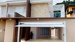 Casa Duplex Vitória / Nunes *