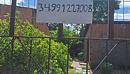 Terreno Com Uma Casa Com Uma Peça E Um Banheiro 