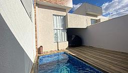 Excelente Casa Bairro Cerejeiras Com Piscina E Móveis Planejados