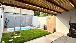 Casa Linear Com 2 Quartos, 1 Suíte, 2 Vagas  Excelente Casa Linear 2 Quartos C/Suíte E