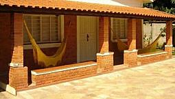 Alugo Ótima Casa Com Três Quartos Sms