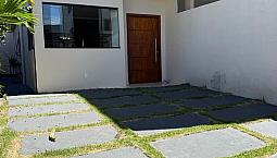 Alugo Casa De 3 Quartos Com Quintal. 