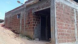 Vende-Se Uma Casa No Bairro Da Charneca